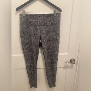 Athleta Women’s Moto Delancey Textured Tight. Size large